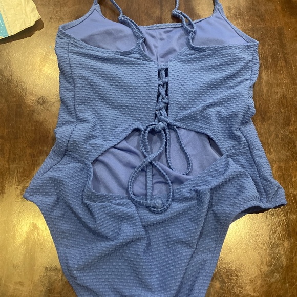 Ardene Swim Large-excellent condition - Picture 2 of 3